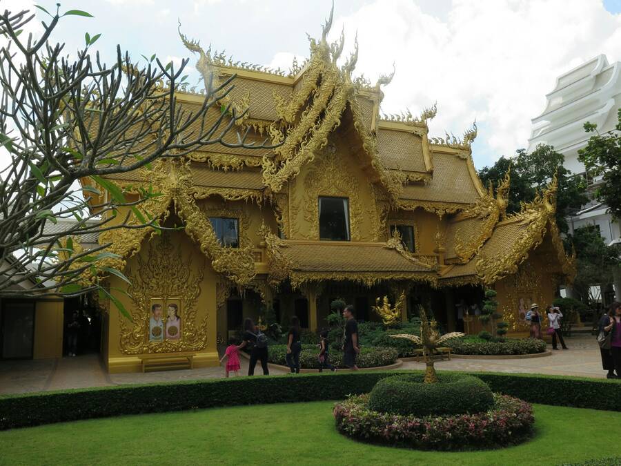 Žádný Golden temple, veřejné záchodky. Žádný Golden temple, veřejné záchodky.