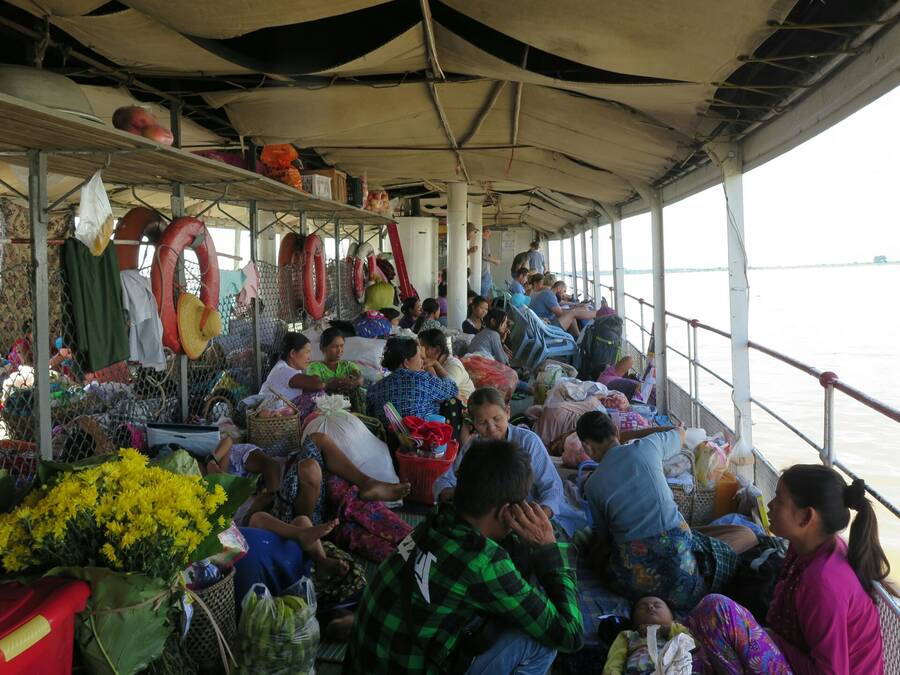 Slowboat má atmosféru. Vše je příjemně pomalé a odpočinkové. Slowboat má atmosféru. Vše je příjemně pomalé a odpočinkové.