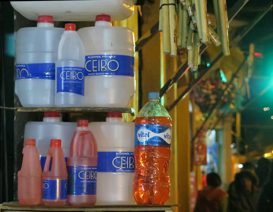 Alcohol potable - čistý alkohol určený ke konzumaci. :-) Alcohol potable - čistý alkohol určený ke konzumaci. :-)