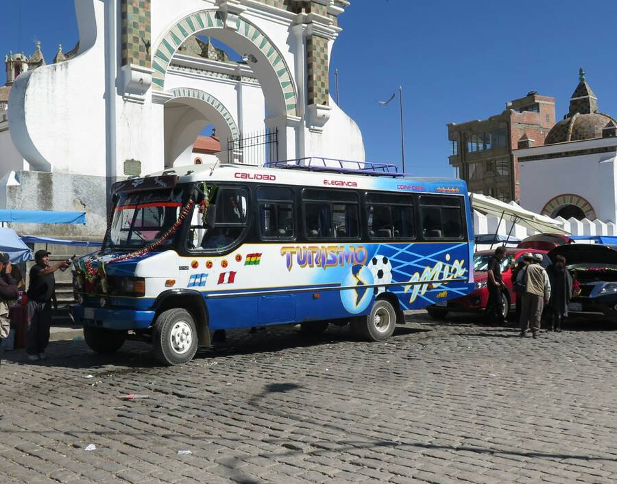 Příprava svatebního autobusu. Příprava svatebního autobusu.