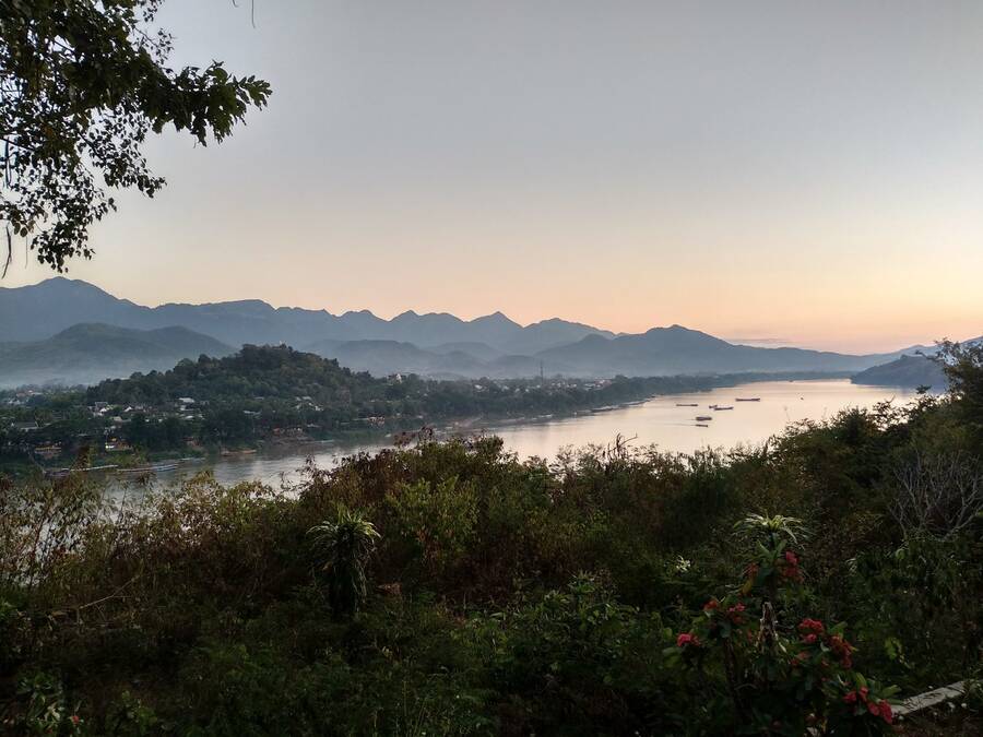 Pohled na Luang Prabang. Pohled na Luang Prabang.